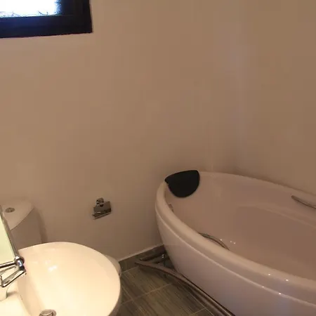 Guest house Zora 2*