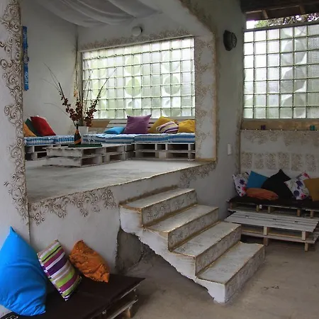 Zora Guest house 2*