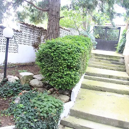 Guest house Zora Varna