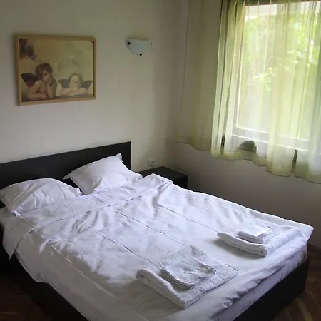 Guest house Zora Varna