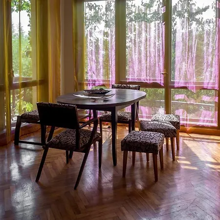 Zora Guest house 2*